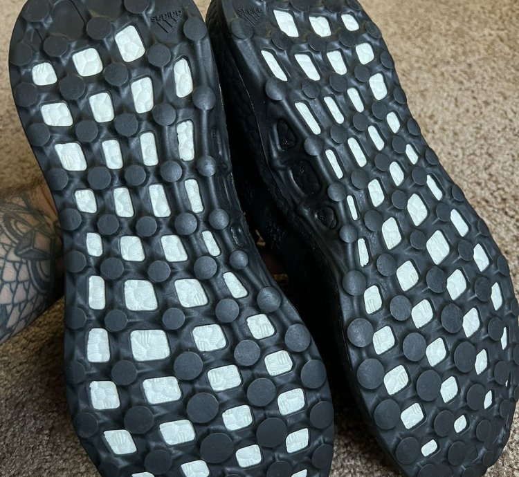 -3 Pure Boost Black Black Size 9