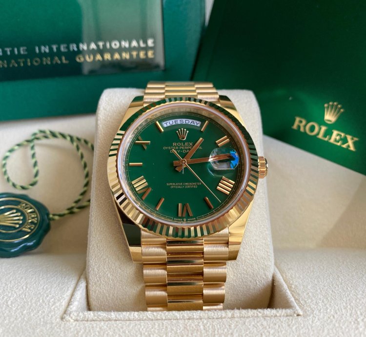Rolex Day-date 40 New 2024 Green Dial Yellow Gold President 228238 Fluted Bezel
