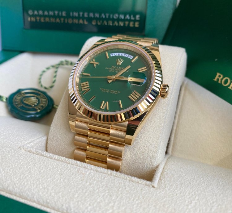 Rolex Day-date 40 New 2024 Green Dial Yellow Gold President 228238 Fluted Bezel