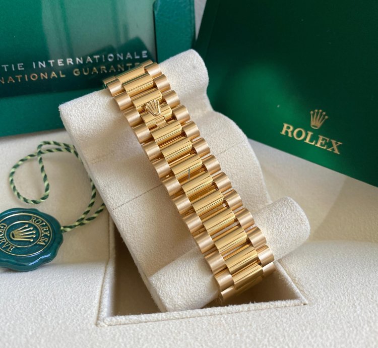 Rolex Day-date 40 New 2024 Green Dial Yellow Gold President 228238 Fluted Bezel