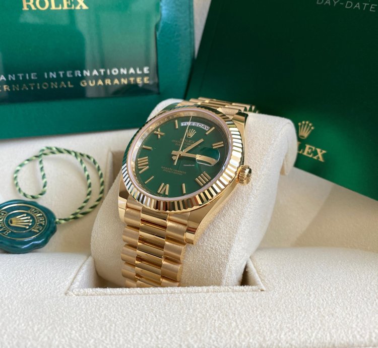 Rolex Day-date 40 New 2024 Green Dial Yellow Gold President 228238 Fluted Bezel