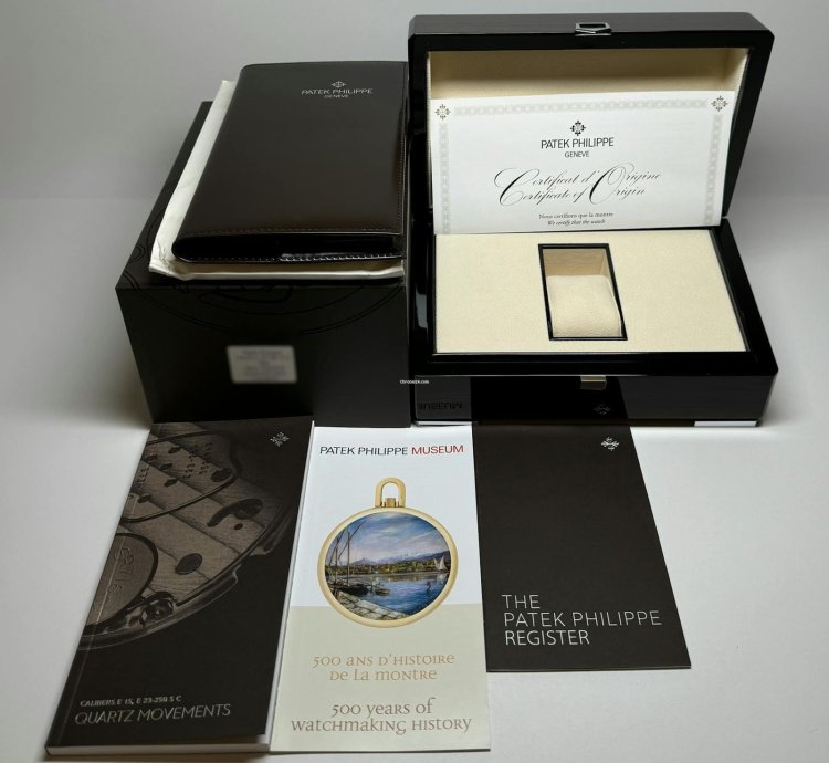 Patek Philippe Nautilus Date 7010r-013