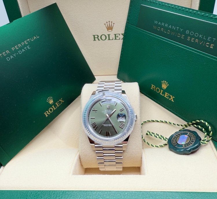 Rolex Day-date 40 New 2024 Olive Green Roman Dial Fluted Bezel Platinum President Bracelet