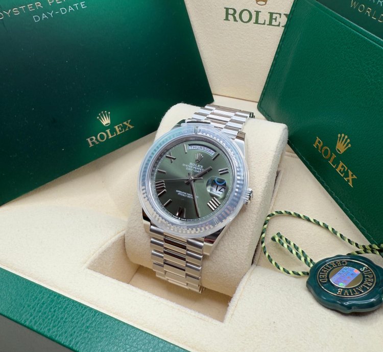 Rolex Day-date 40 New 2024 Olive Green Roman Dial Fluted Bezel Platinum President Bracelet