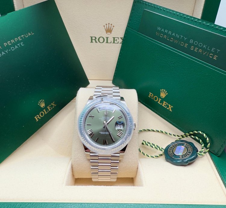 Rolex Day-date 40 New 2024 Olive Green Roman Dial Fluted Bezel Platinum President Bracelet