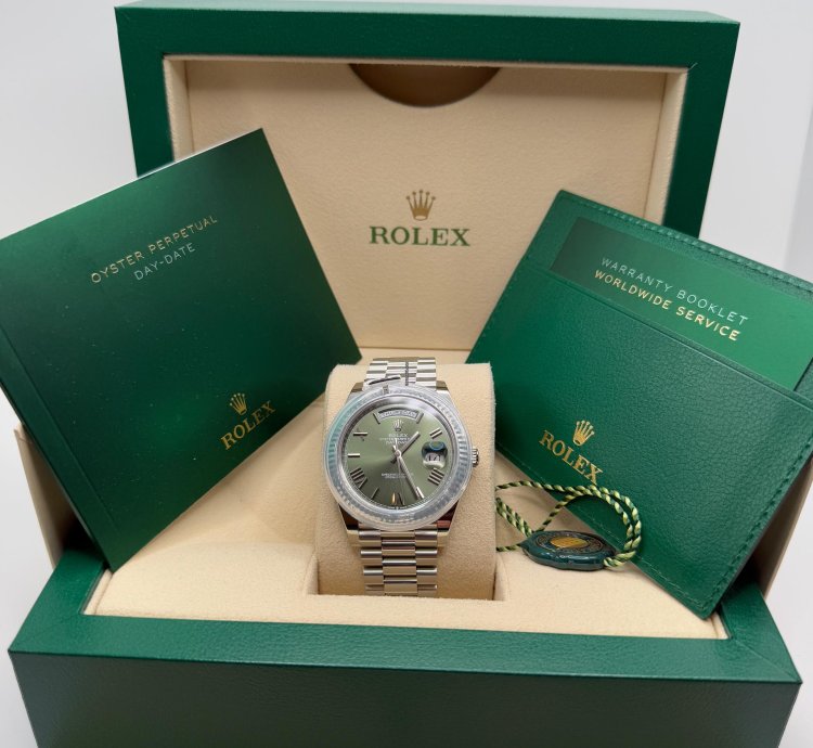 Rolex Day-date 40 New 2024 Olive Green Roman Dial Fluted Bezel Platinum President Bracelet