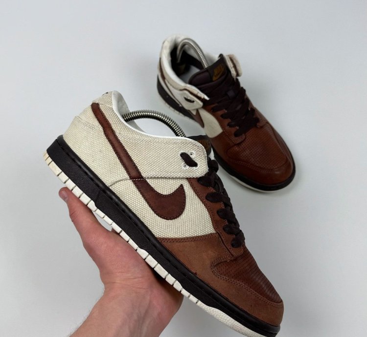 00s Vintage Nike Dunk Low Premium Light British Tan Sneakers