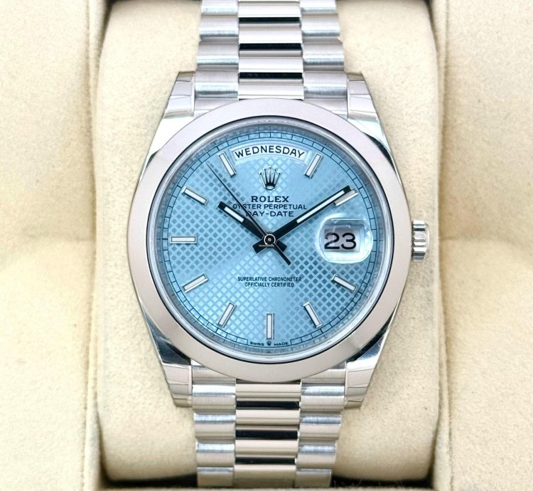 Rolex Day-date 40 New 2024 Rolex Day-date 40mm 228206 Platinum Blue Motif Dial