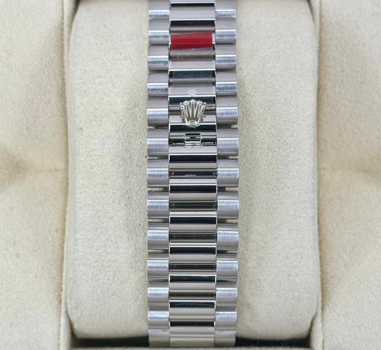 Rolex Day-date 40 New 2024 Rolex Day-date 40mm 228206 Platinum Blue Motif Dial