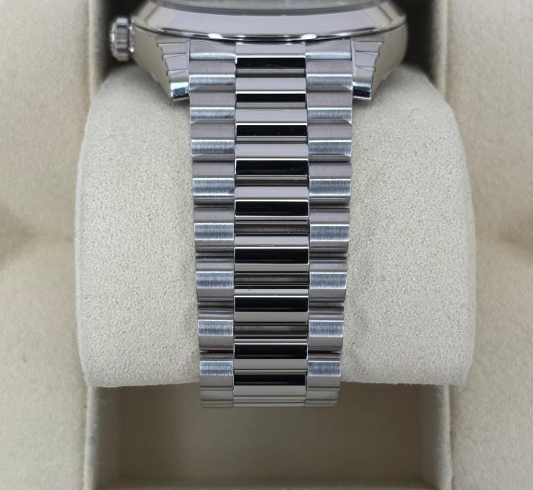 Rolex Day-date 40 New 2024 Rolex Day-date 40mm 228206 Platinum Blue Motif Dial