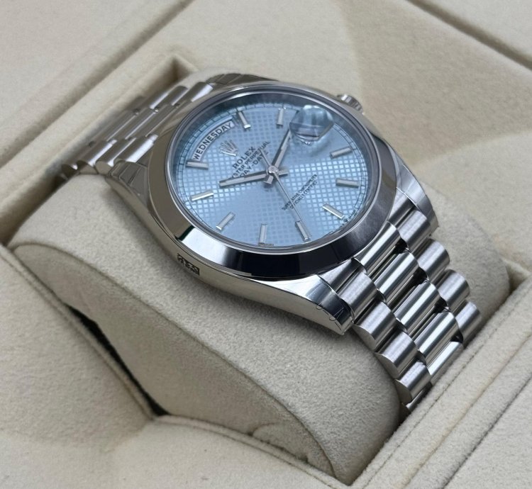 Rolex Day-date 40 New 2024 Rolex Day-date 40mm 228206 Platinum Blue Motif Dial
