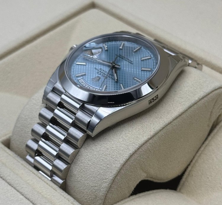Rolex Day-date 40 New 2024 Rolex Day-date 40mm 228206 Platinum Blue Motif Dial