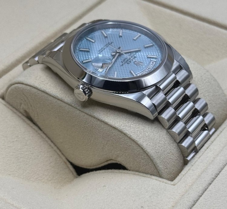 Rolex Day-date 40 New 2024 Rolex Day-date 40mm 228206 Platinum Blue Motif Dial