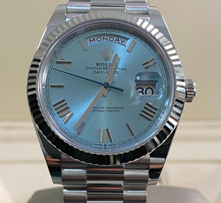 Rolex Day-date 40 New 2024 Unworn Day-date 40 Platinum President Ice Blue Roman Dial 228236 Complete Set