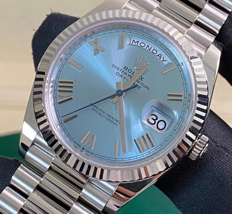Rolex Day-date 40 New 2024 Unworn Day-date 40 Platinum President Ice Blue Roman Dial 228236 Complete Set