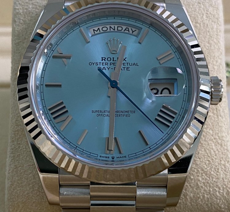 Rolex Day-date 40 New 2024 Unworn Day-date 40 Platinum President Ice Blue Roman Dial 228236 Complete Set
