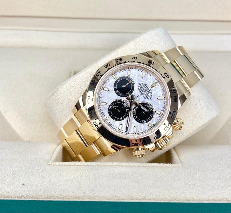 Rolex Daytona Meteorite Dial Unworn Full Set 116508 Discontinued Model Yellow Gold 2023