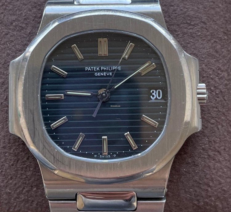 Patek Philippe Nautilus First Series 40 Year Vintage 1983 Original Box And Extract