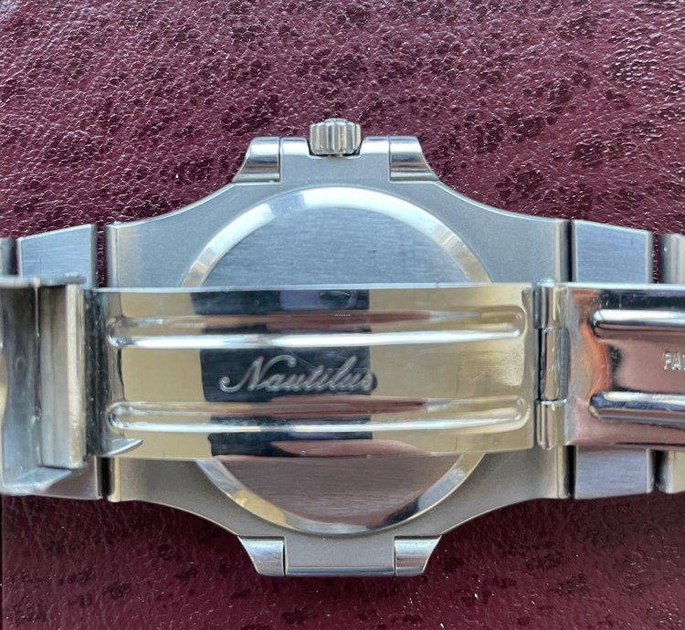 Patek Philippe Nautilus First Series 40 Year Vintage 1983 Original Box And Extract