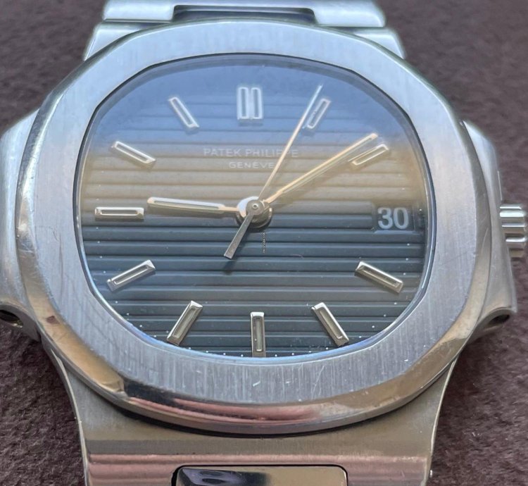 Patek Philippe Nautilus First Series 40 Year Vintage 1983 Original Box And Extract