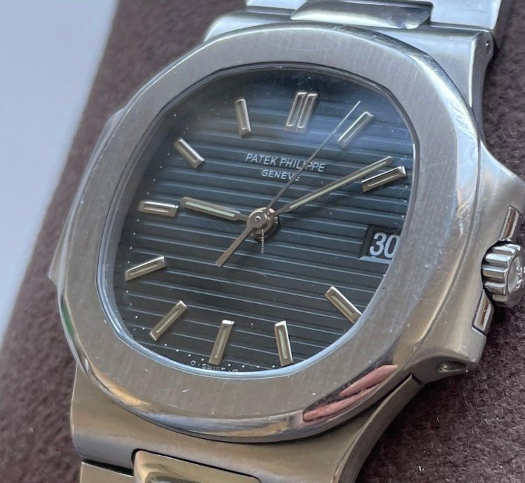 Patek Philippe Nautilus First Series 40 Year Vintage 1983 Original Box And Extract