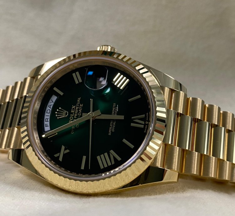 Rolex Day-date 40 New 2024 Unworn Day-date 40 President Yellow Gold Green Ombre Dial 228238 Full Set