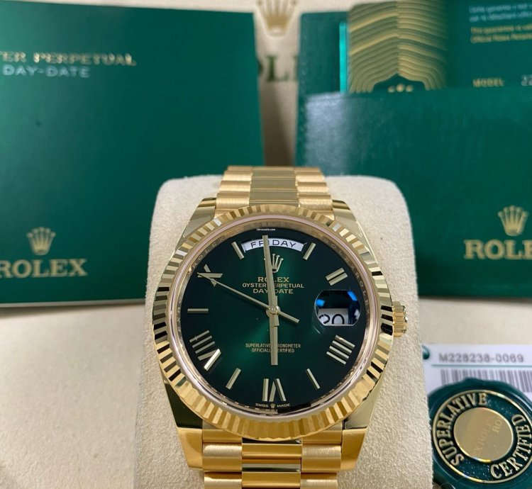Rolex Day-date 40 New 2024 Unworn Day-date 40 President Yellow Gold Green Ombre Dial 228238 Full Set