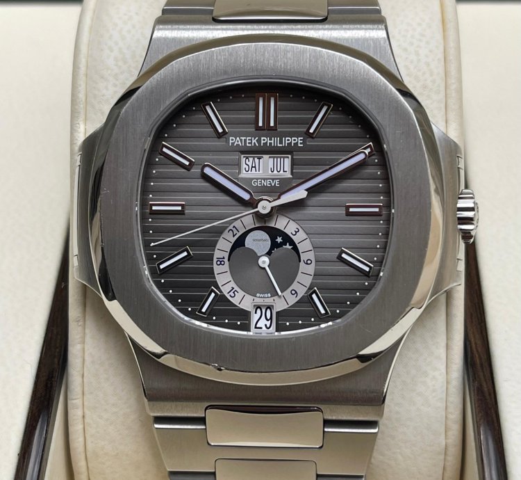 Patek Philippe Nautilus Full Set 2017