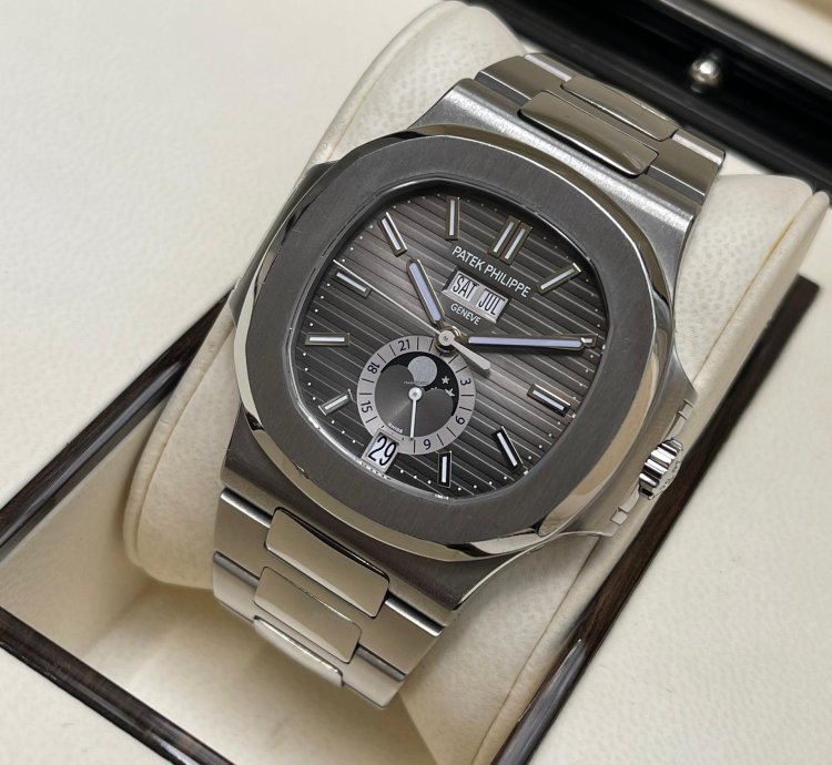 Patek Philippe Nautilus Full Set 2017