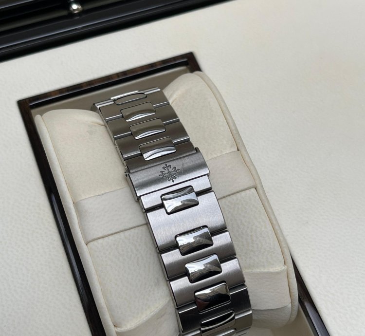 Patek Philippe Nautilus Full Set 2017