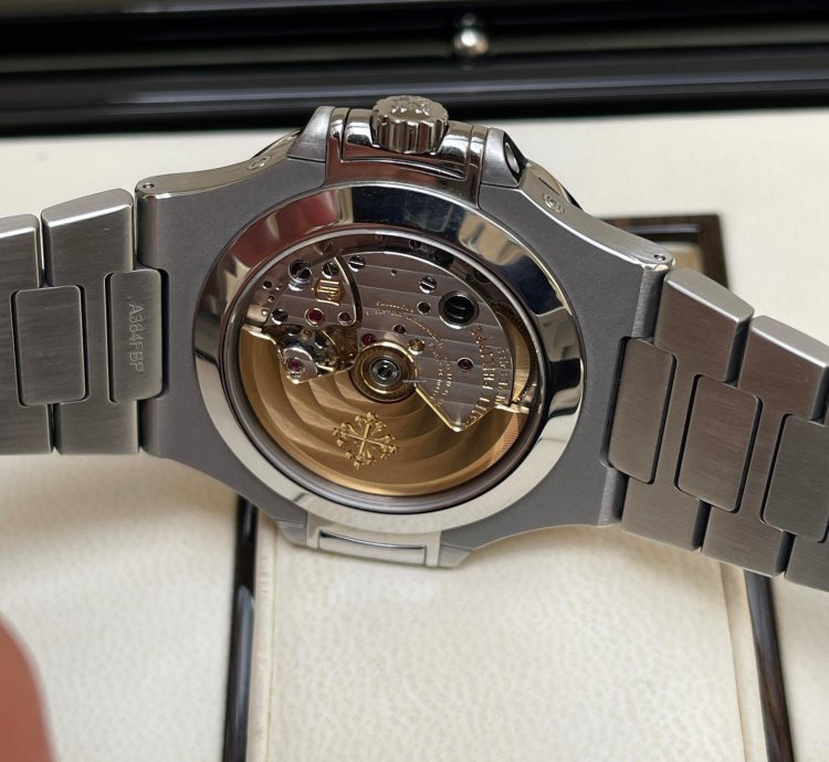 Patek Philippe Nautilus Full Set 2017