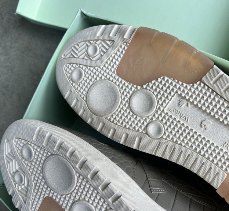 10 5 Off White Out Of Office Low Size 44 - Croc Skin Ds
