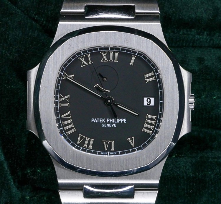 Patek Philippe Nautilus Full Set Excellent Nautilus Jumbo Power Reserve Comet 42mm Black Dial 3710 1a-001