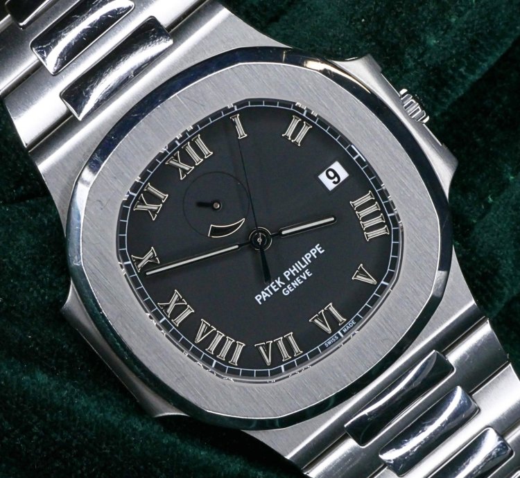 Patek Philippe Nautilus Full Set Excellent Nautilus Jumbo Power Reserve Comet 42mm Black Dial 3710 1a-001