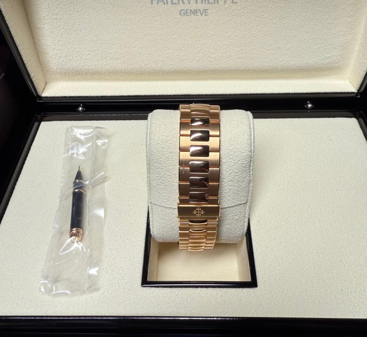 Patek Philippe Nautilus Full Set Like New