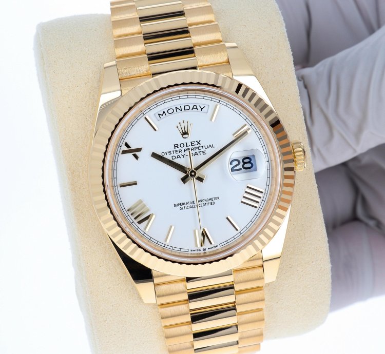 Rolex Day-date 40 New 2025 228238 White Roman President Yellow Gold