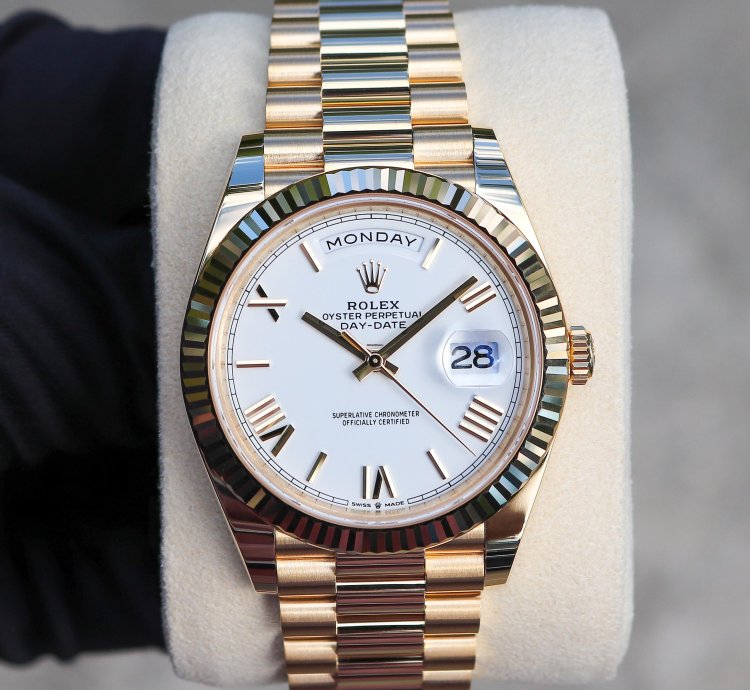 Rolex Day-date 40 New 2025 228238 White Roman President Yellow Gold