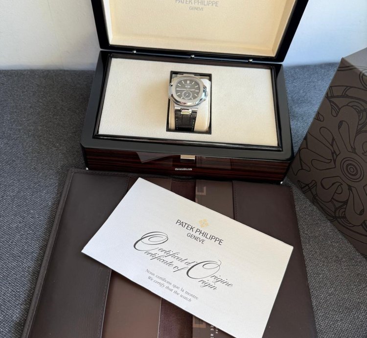 Patek Philippe Nautilus Full Set Mit Zertifikat
