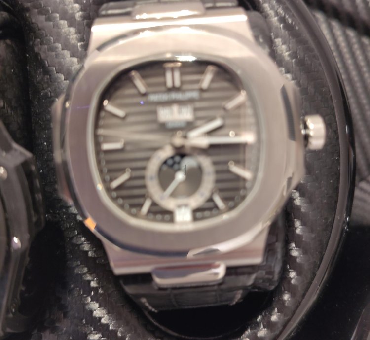 Patek Philippe Nautilus Full Set Mit Zertifikat