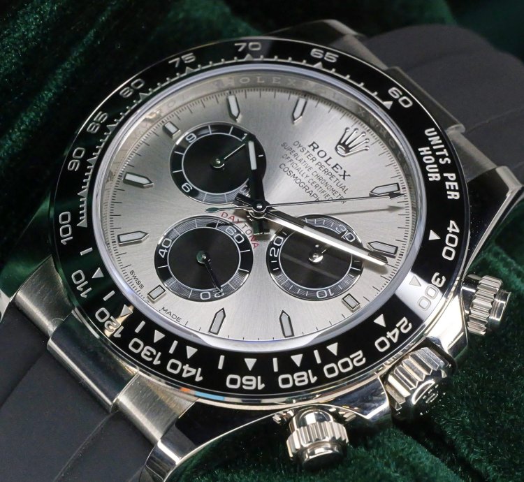 Rolex Daytona Mint Complete Set Daytona Ghost Silver Dial Ceramic Bezel Black Rubber Strap 126519ln-0006