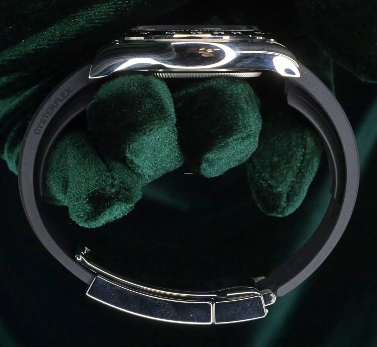 Rolex Daytona Mint Complete Set Daytona Ghost Silver Dial Ceramic Bezel Black Rubber Strap 126519ln-0006