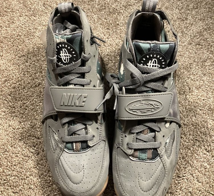 Gully Grey Corteiz Nike Air Trainer Huarache