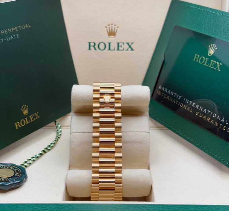 Rolex Day-date 40 New 2025 Black Dial Yellow Gold Fluted Bezel President Bracelet