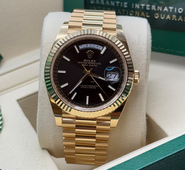 Rolex Day-date 40 New 2025 Black Dial Yellow Gold Fluted Bezel President Bracelet
