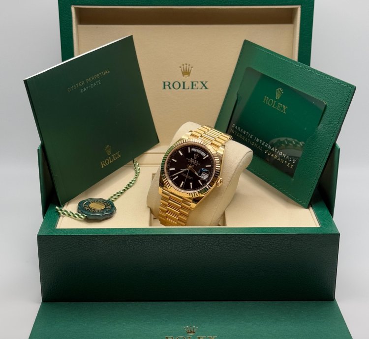 Rolex Day-date 40 New 2025 Black Dial Yellow Gold Fluted Bezel President Bracelet