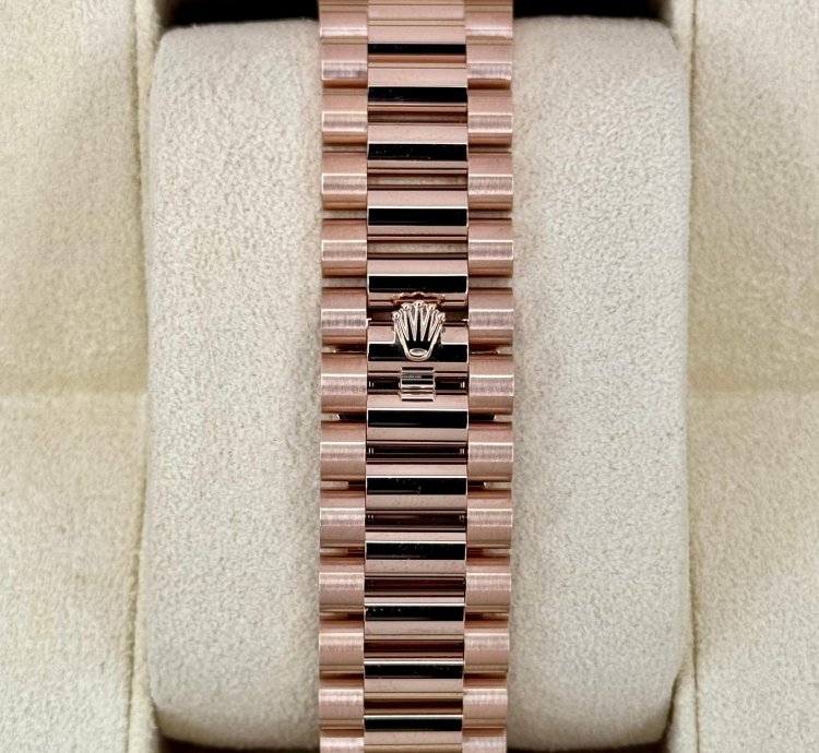Rolex Day-date 40 New 2025 Day-date 40mm 228235 Presidential 18kt Yellow Gold Slate Ombre Dial