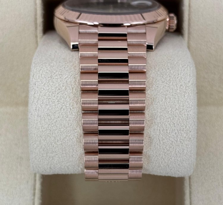 Rolex Day-date 40 New 2025 Day-date 40mm 228235 Presidential 18kt Yellow Gold Slate Ombre Dial