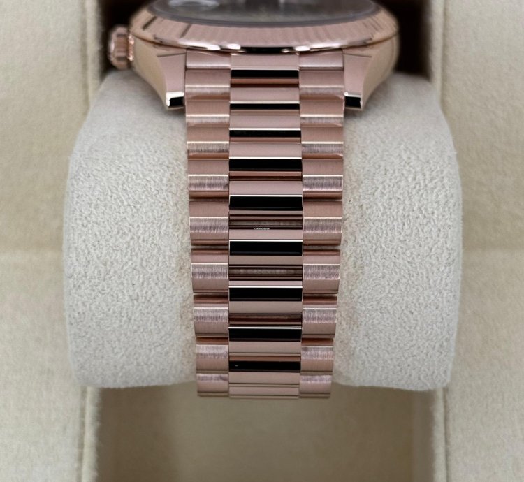 Rolex Day-date 40 New 2025 Day-date 40mm 228235 Presidential 18kt Yellow Gold Slate Ombre Dial