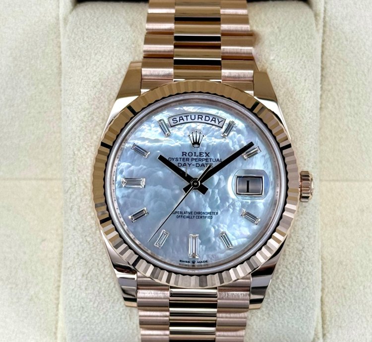 Rolex Day-date 40 New 2025 Day-date 40mm 228235 Presidential Rose Gold Mop Diamond Baguette Dial