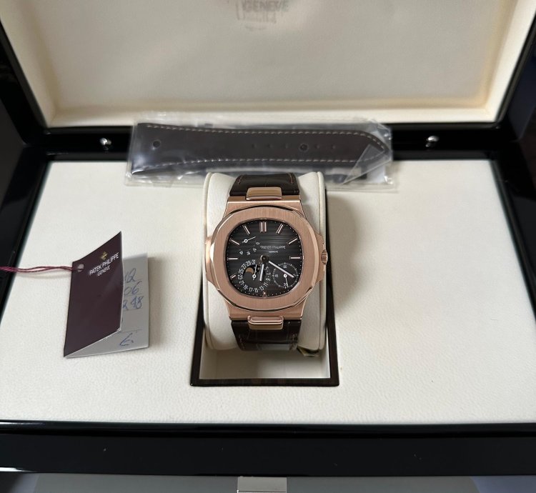 Patek Philippe Nautilus Fullset 2010 Wie Neu Deu Revision 2022
